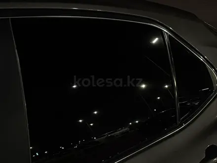 Toyota Camry 2021 года за 13 000 000 тг. в Семей – фото 22