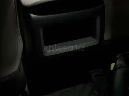 Toyota Camry 2021 года за 13 000 000 тг. в Семей – фото 25