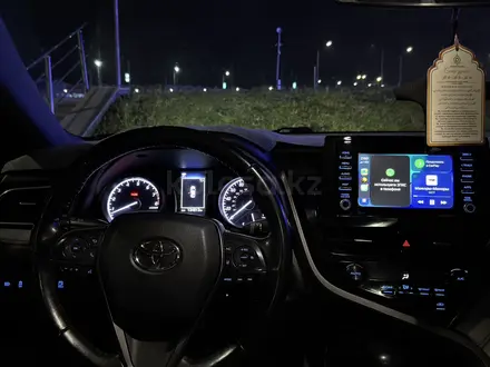 Toyota Camry 2021 года за 13 000 000 тг. в Семей – фото 26