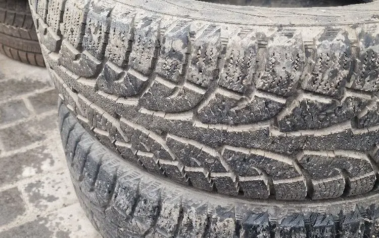 Шины зимние Hankook 265/65R17 за 30 000 тг. в Алматы