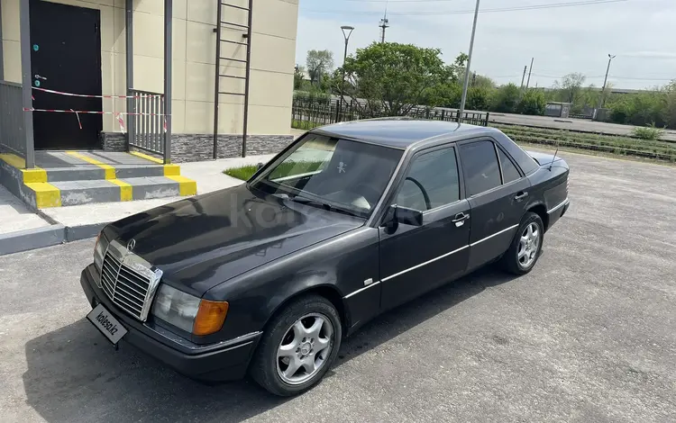 Mercedes-Benz E 220 1990 года за 1 450 000 тг. в Талдыкорган