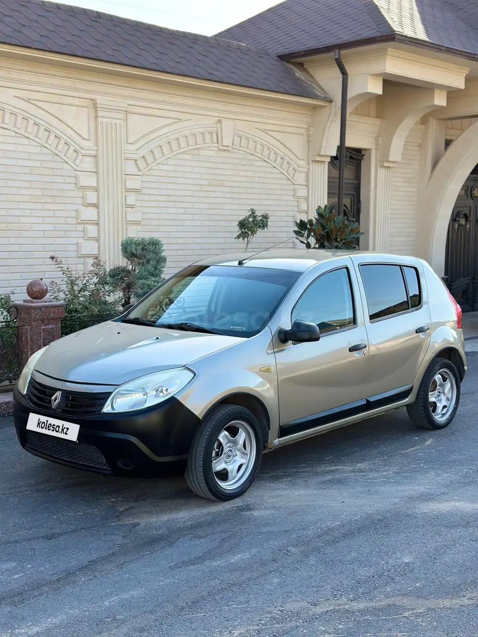 Renault Sandero, 2013
