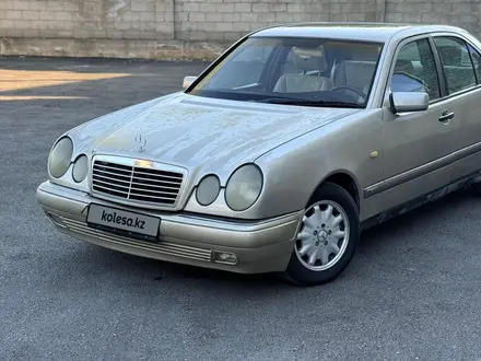 Mercedes-Benz E 230 1996 года за 1 400 000 тг. в Шымкент – фото 3