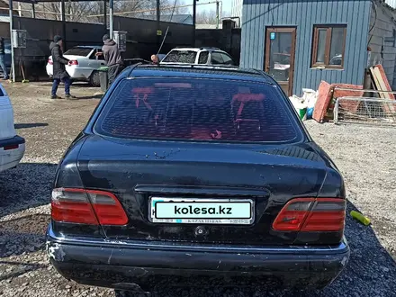 Mercedes-Benz E 280 1996 года за 2 100 000 тг. в Алматы – фото 2