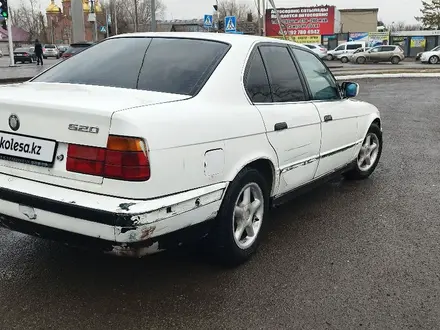 BMW 520 1989 года за 750 000 тг. в Караганда – фото 2