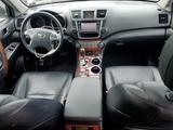 Toyota Highlander 2013 годаүшін9 000 000 тг. в Атырау