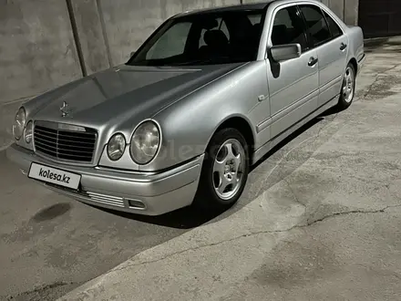 Mercedes-Benz E 230 1996 года за 2 800 000 тг. в Шымкент