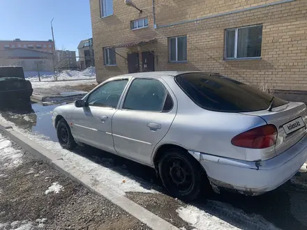 Ford Mondeo 1995 года за 650 000 тг. в Караганда – фото 4