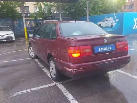 Volkswagen Passat 1994 года за 690 000 тг. в Алматы – фото 4