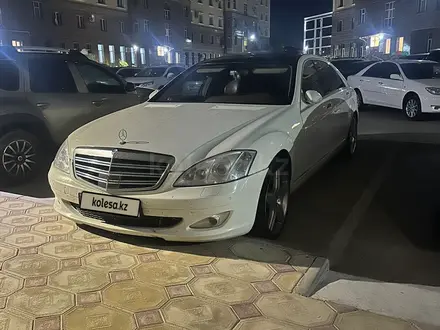 Mercedes-Benz S 500 2007 года за 3 300 000 тг. в Актау – фото 4