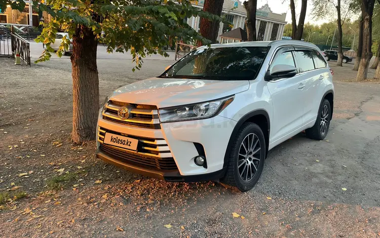 Toyota Highlander 2017 года за 23 000 000 тг. в Алматы