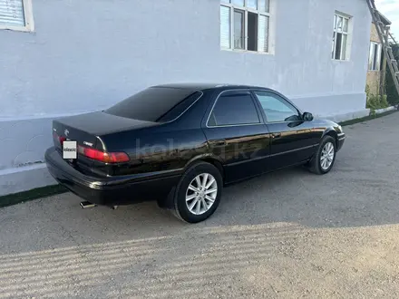 Toyota Camry 1999 года за 3 650 000 тг. в Кызылорда – фото 2