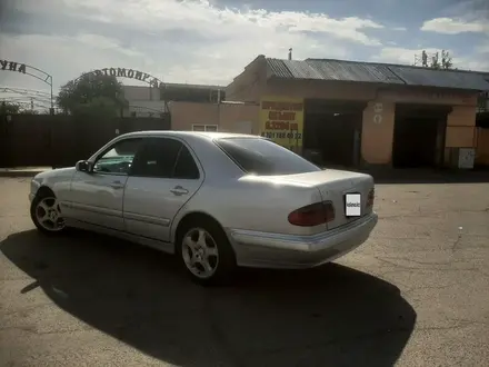 Mercedes-Benz E 320 2001 года за 5 500 000 тг. в Тараз – фото 3