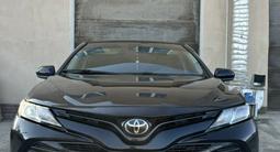 Toyota Camry 2019 года за 8 600 000 тг. в Атырау