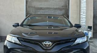 Toyota Camry 2019 года за 8 600 000 тг. в Атырау