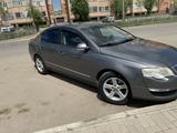 Volkswagen Passat 2006 года за 2 435 000 тг. в Астана – фото 2