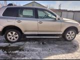 Volkswagen Touareg 2004 годаүшін4 500 000 тг. в Жезказган