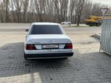 Mercedes-Benz E 220 1993 годаүшін2 300 000 тг. в Алматы – фото 4