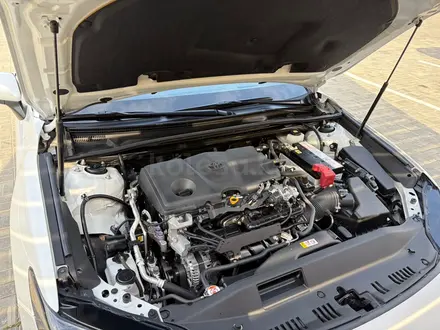 Toyota Camry Luxe 2025 года за 20 590 000 тг. в Кокшетау – фото 12