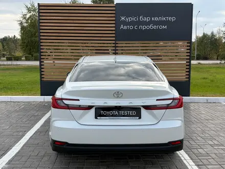 Toyota Camry Luxe 2025 года за 20 590 000 тг. в Кокшетау – фото 4