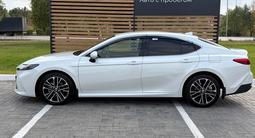Toyota Camry Luxe 2025 года за 20 590 000 тг. в Кокшетау – фото 2