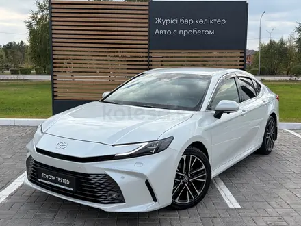 Toyota Camry Luxe 2025 года за 20 590 000 тг. в Кокшетау