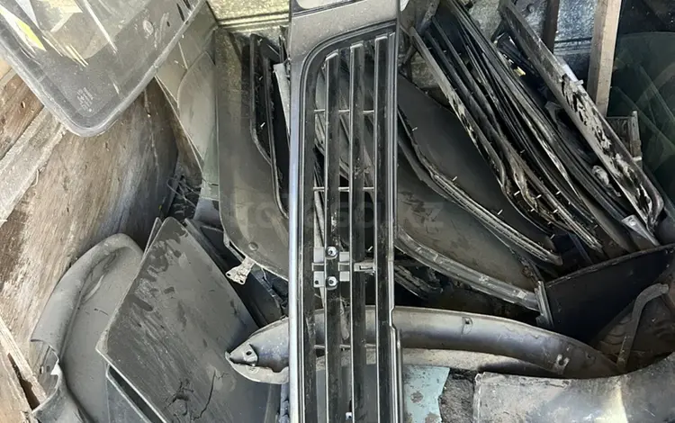 Решетка радиатора за 35 000 тг. в Алматы