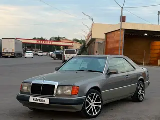 Mercedes-Benz E 230
