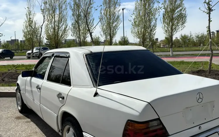 Mercedes-Benz E 220 1993 года за 1 500 000 тг. в Астана