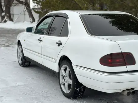 Mercedes-Benz E 230 1996 года за 1 900 000 тг. в Астана – фото 2