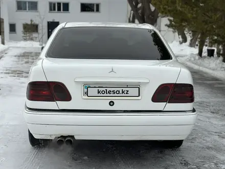 Mercedes-Benz E 230 1996 года за 1 900 000 тг. в Астана – фото 4