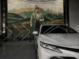 Toyota Camry 2020 года за 14 500 000 тг. в Семей – фото 2