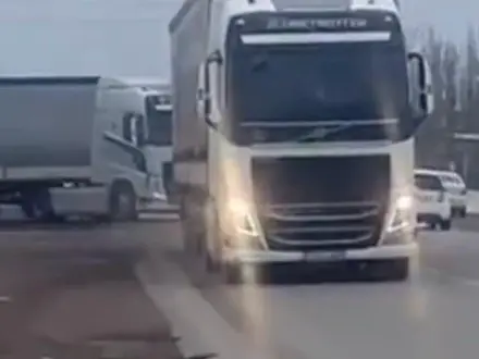 Volvo  FH 2017 года за 36 000 000 тг. в Алматы
