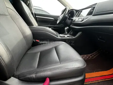Toyota Highlander 2017 года за 16 500 000 тг. в Алматы – фото 17