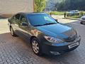 Toyota Camry 2003 годаүшін3 600 000 тг. в Уральск – фото 2