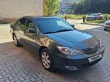 Toyota Camry 2003 годаүшін3 600 000 тг. в Уральск – фото 2