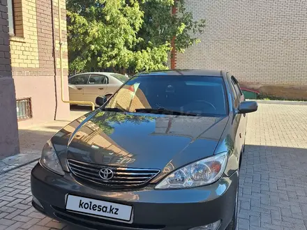 Toyota Camry 2003 года за 3 600 000 тг. в Уральск – фото 3