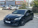 Toyota Camry 2021 года за 15 550 000 тг. в Алматы – фото 2