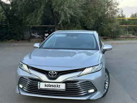 Toyota Camry 2019 года за 13 950 000 тг. в Алматы