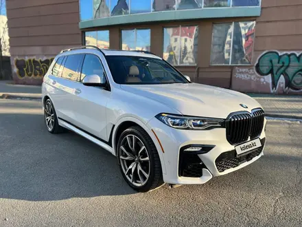 BMW X7 2021 года за 47 000 000 тг. в Астана