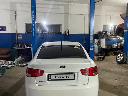 Kia Cerato 2010 года за 4 600 000 тг. в Атырау – фото 4