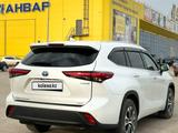 Toyota Highlander 2022 годаүшін24 500 000 тг. в Актобе – фото 3