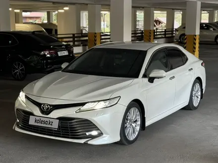 Toyota Camry 2019 года за 16 800 000 тг. в Алматы – фото 9