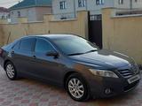 Toyota Camry 2010 года за 7 300 000 тг. в Актау – фото 2