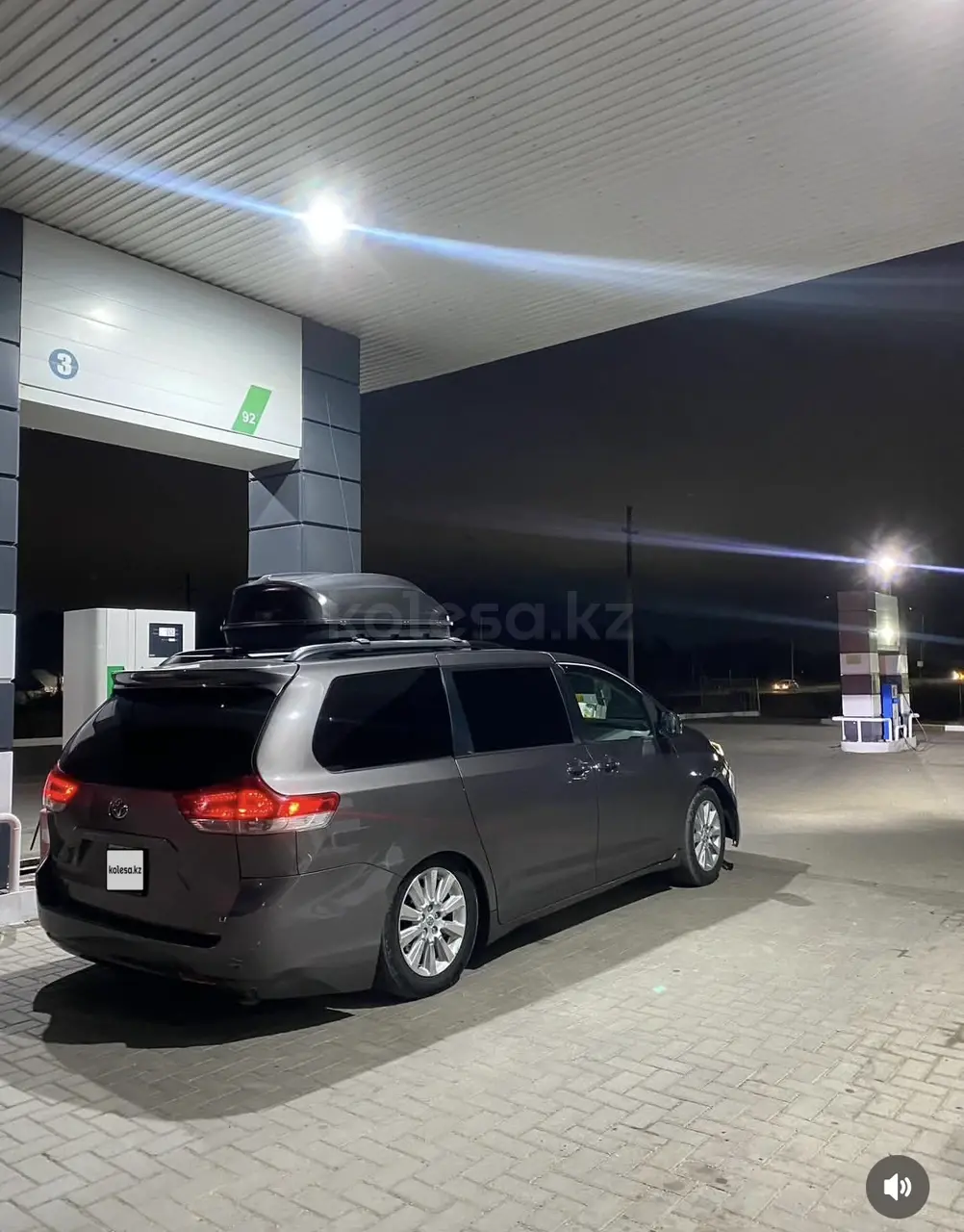 Toyota Sienna, 2013