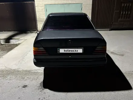 Mercedes-Benz E 230 1992 года за 900 000 тг. в Теренозек – фото 4