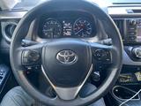 Toyota RAV4 2018 годаfor9 200 000 тг. в Актобе – фото 5