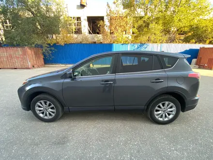 Toyota RAV4 2018 года за 9 500 000 тг. в Актобе – фото 3