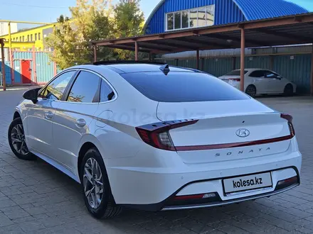 Hyundai Sonata 2023 года за 13 300 000 тг. в Актобе – фото 2