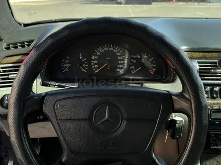 Mercedes-Benz E 320 1996 года за 2 500 000 тг. в Астана – фото 13